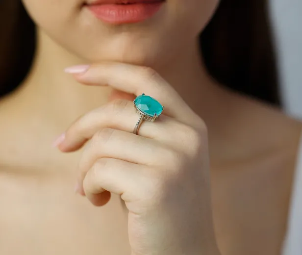 Серебряное кольцо Elegant с параиба lab, овал — родий